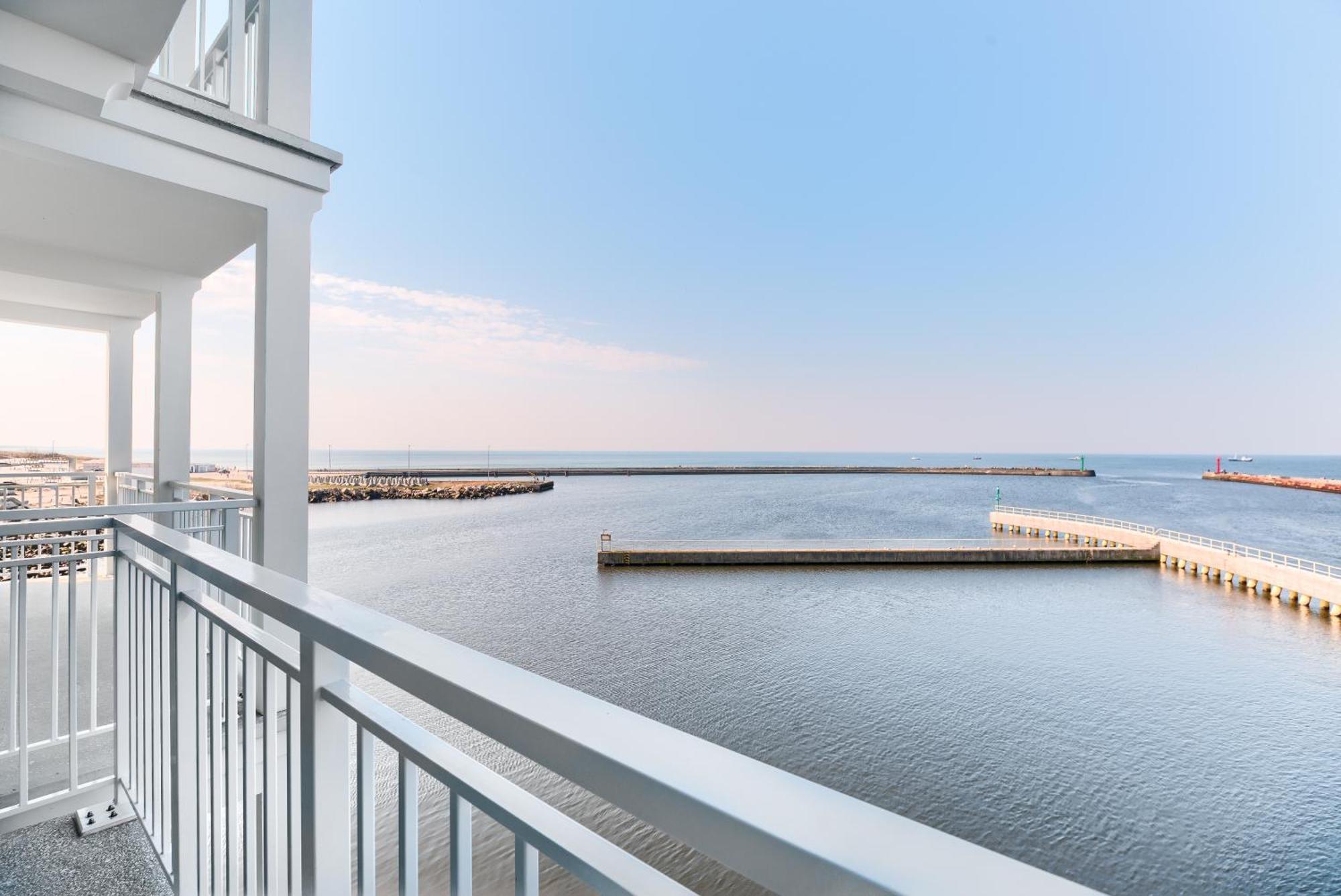 Sea Collection By Marina Royale Aparthotel Darlowo Exterior photo